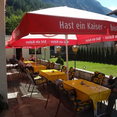 Pensión Nina & Alpenrose 3*