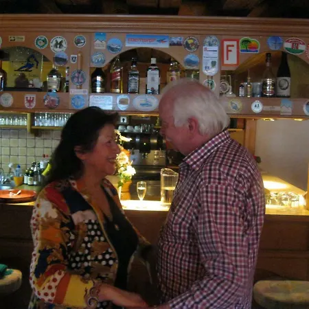 בית הארחה Nina & Alpenrose