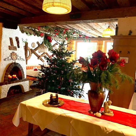 Nina & Alpenrose Pensión Gschnitz