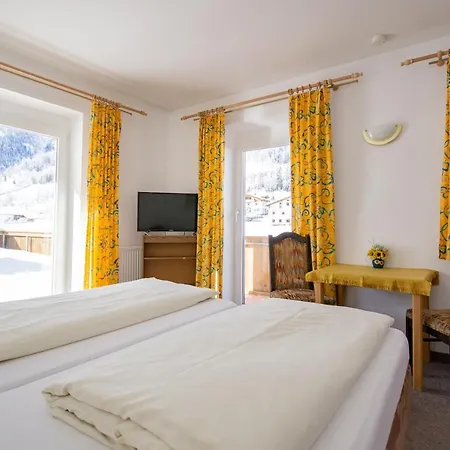 Nina & Alpenrose בית הארחה 3*