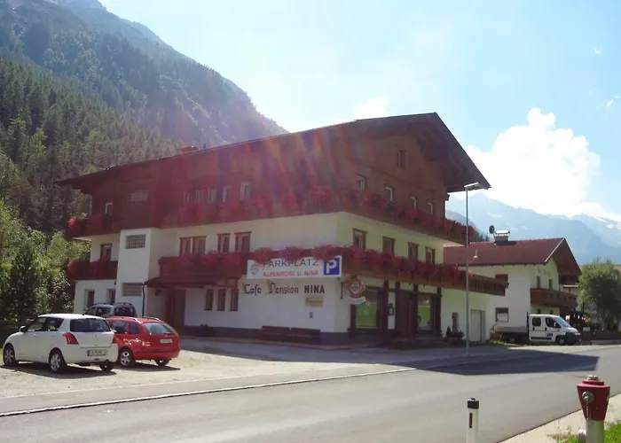 Nina & Alpenrose Guest house