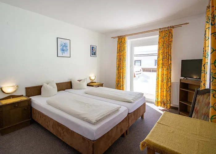 Nina & Alpenrose Guest house