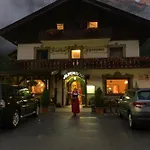 Nina & Alpenrose 3*