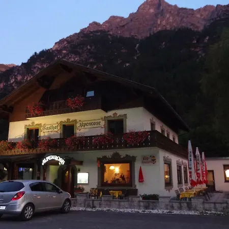 Nina & Alpenrose Pensjonat Gschnitz